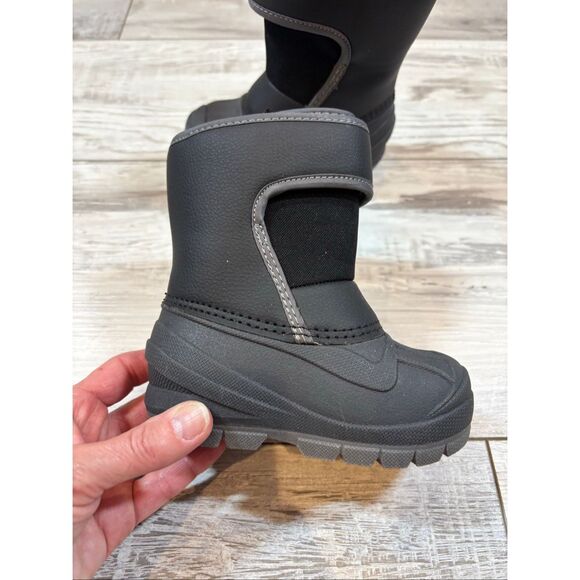 Cat & Jack black snow boots/winter boots size 5 - Picture 7 of 12